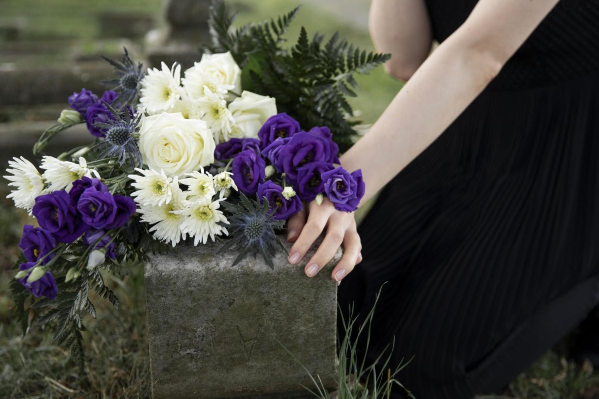 Funeral wreaths, like the one depicted above, lined the outside of the SM Entertainment building, protesting former Riize member Seunghan’s return. (Freepik)