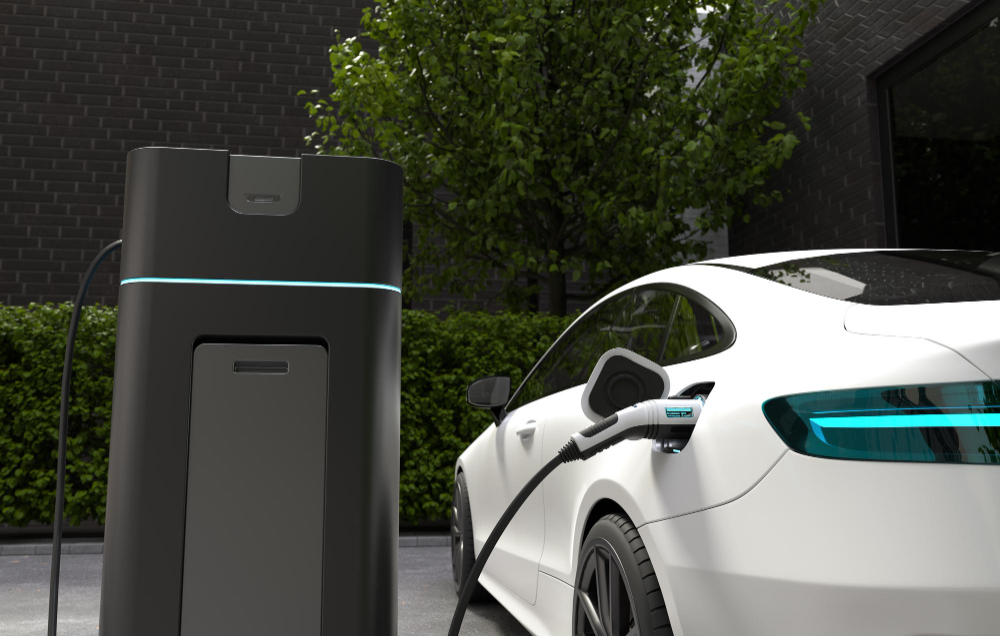 With Elon Musk's new rise in politics, his car company, Tesla, is being attacked by citizens. (Freepik - user6702303)