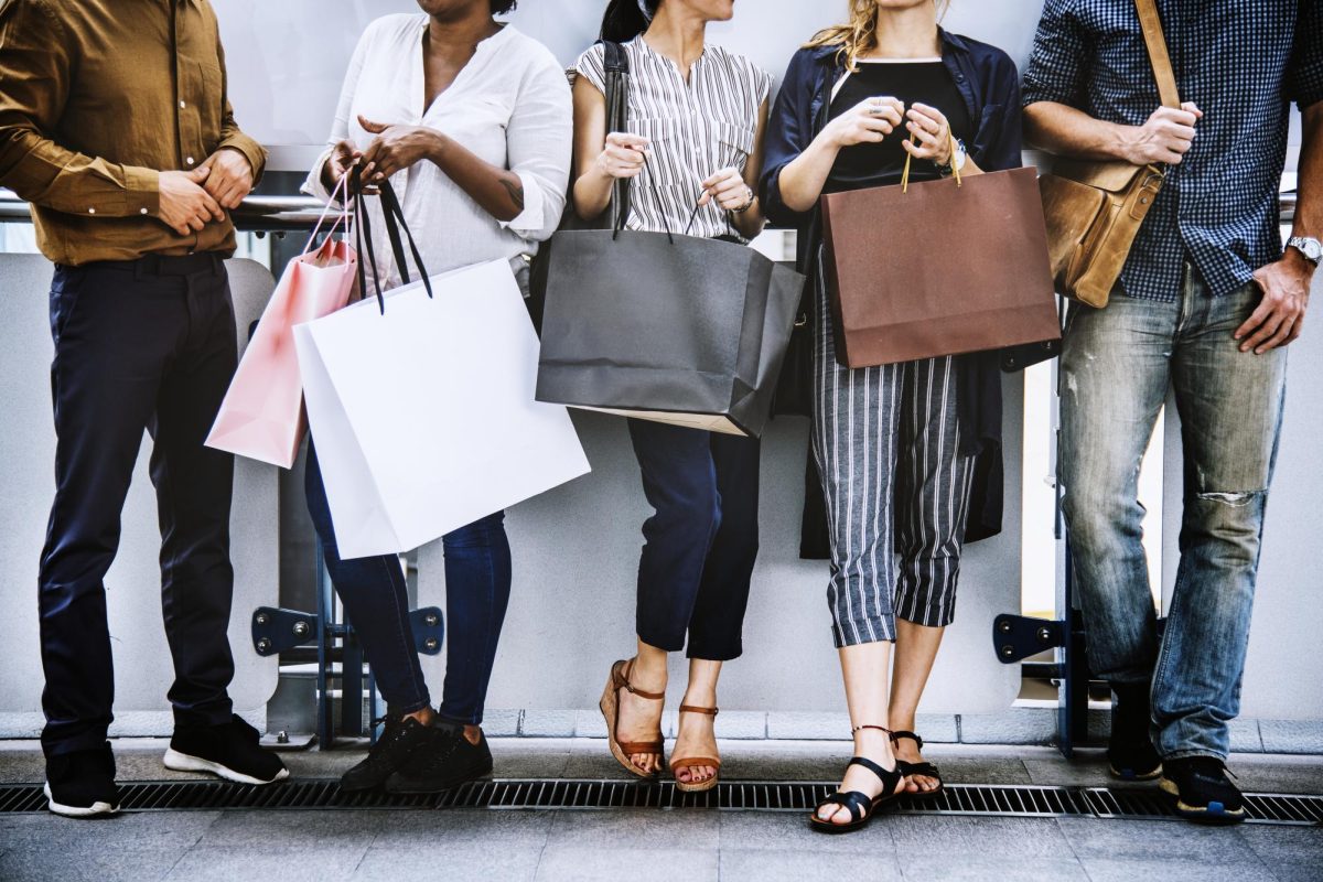 The tradition of Black Friday has been on the decline in recent years (Freepik)