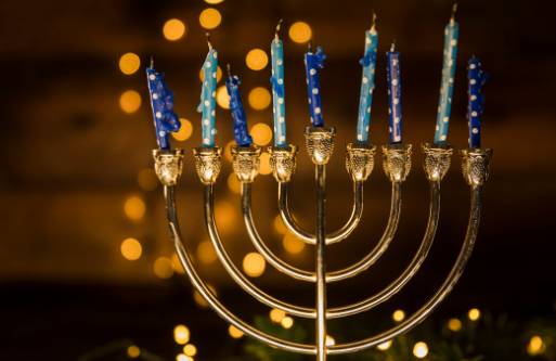 Holidays like Hanukkah or Kwanzaa are often forgotten or not celebrated much. (Freepik)