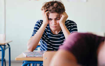 Many students deal with issues "burning out" towards the end of the year (Freepik)