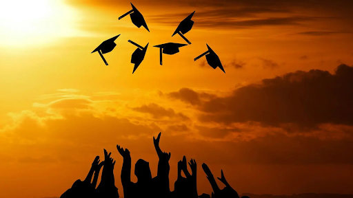 Graduation marks the beginning of a new chapter in life. (Freepik)